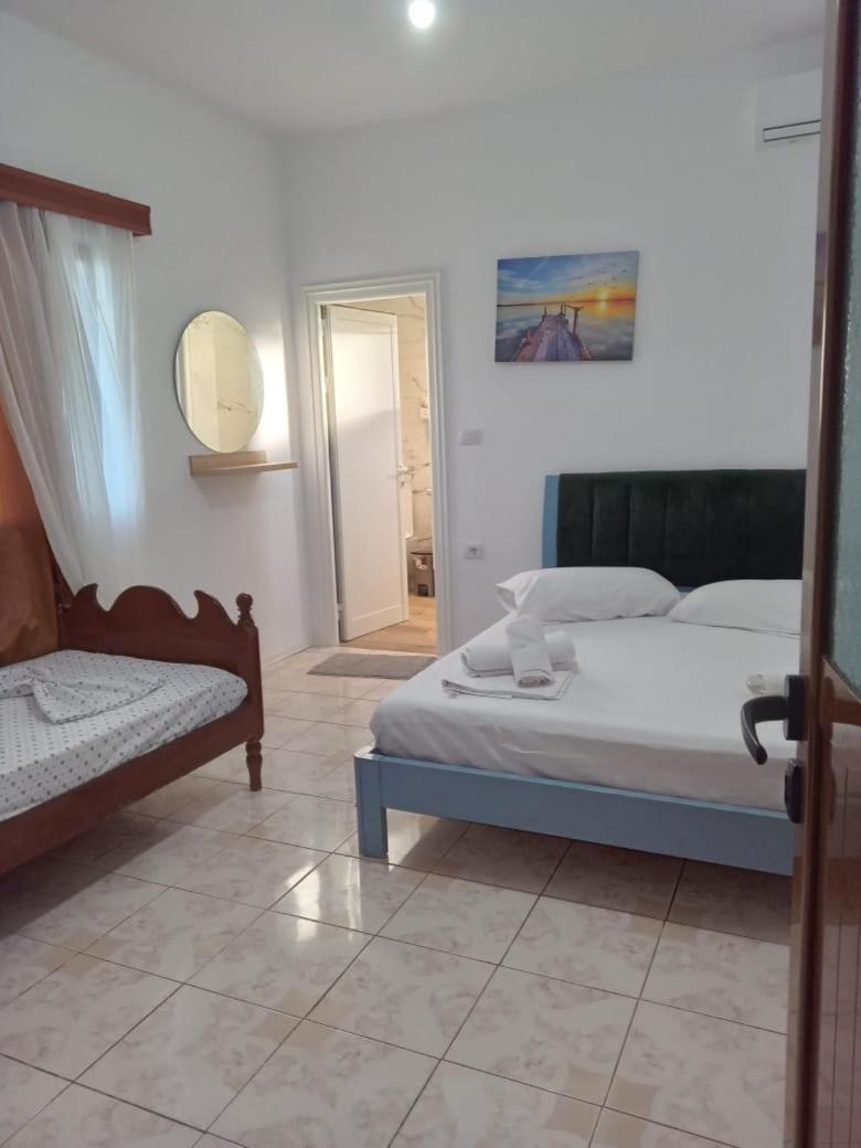Vila Pasha Sarandë エクステリア 写真